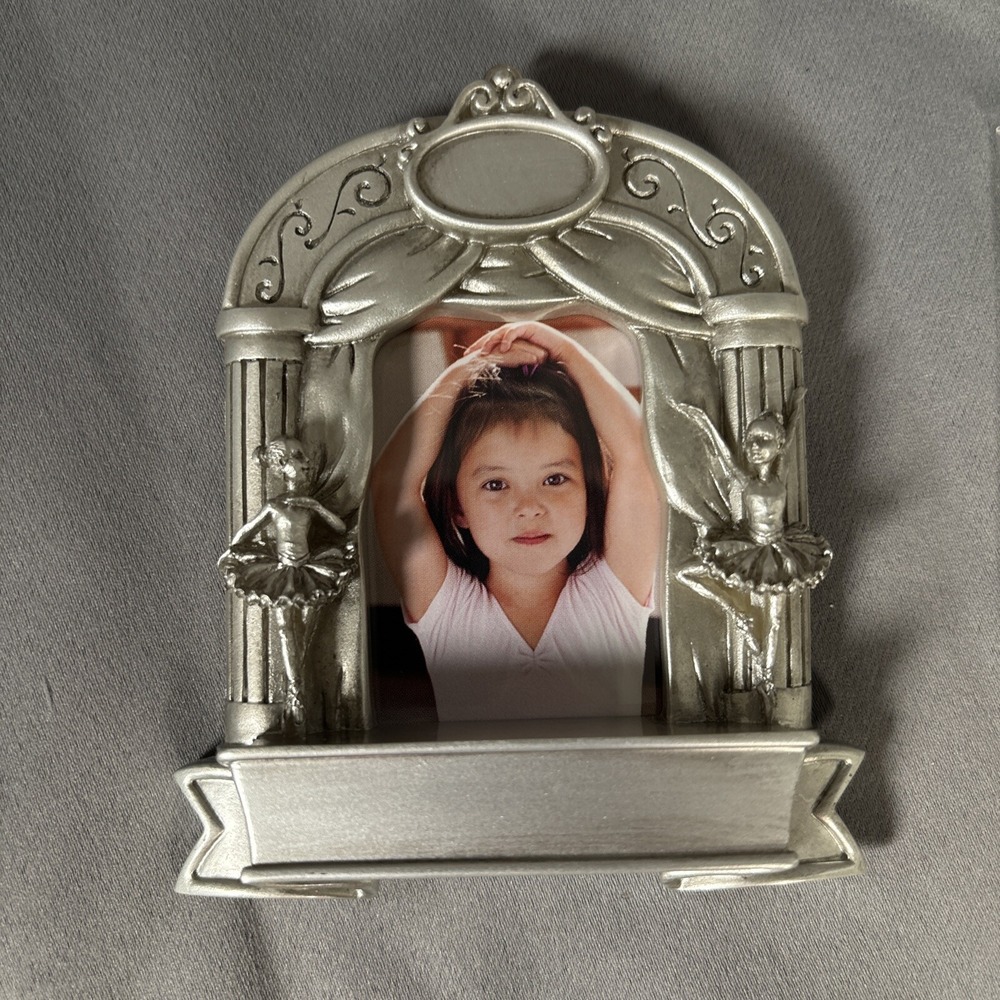 Hallmark Keepsake 2005 Every Kids A Star Ballet Photo Holder Ornament Boxed NIB